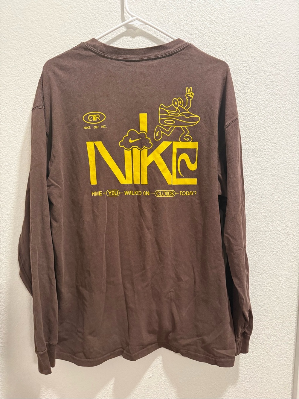 Air Nike Men’s Brown Long Sleeve Sweater Loose fit